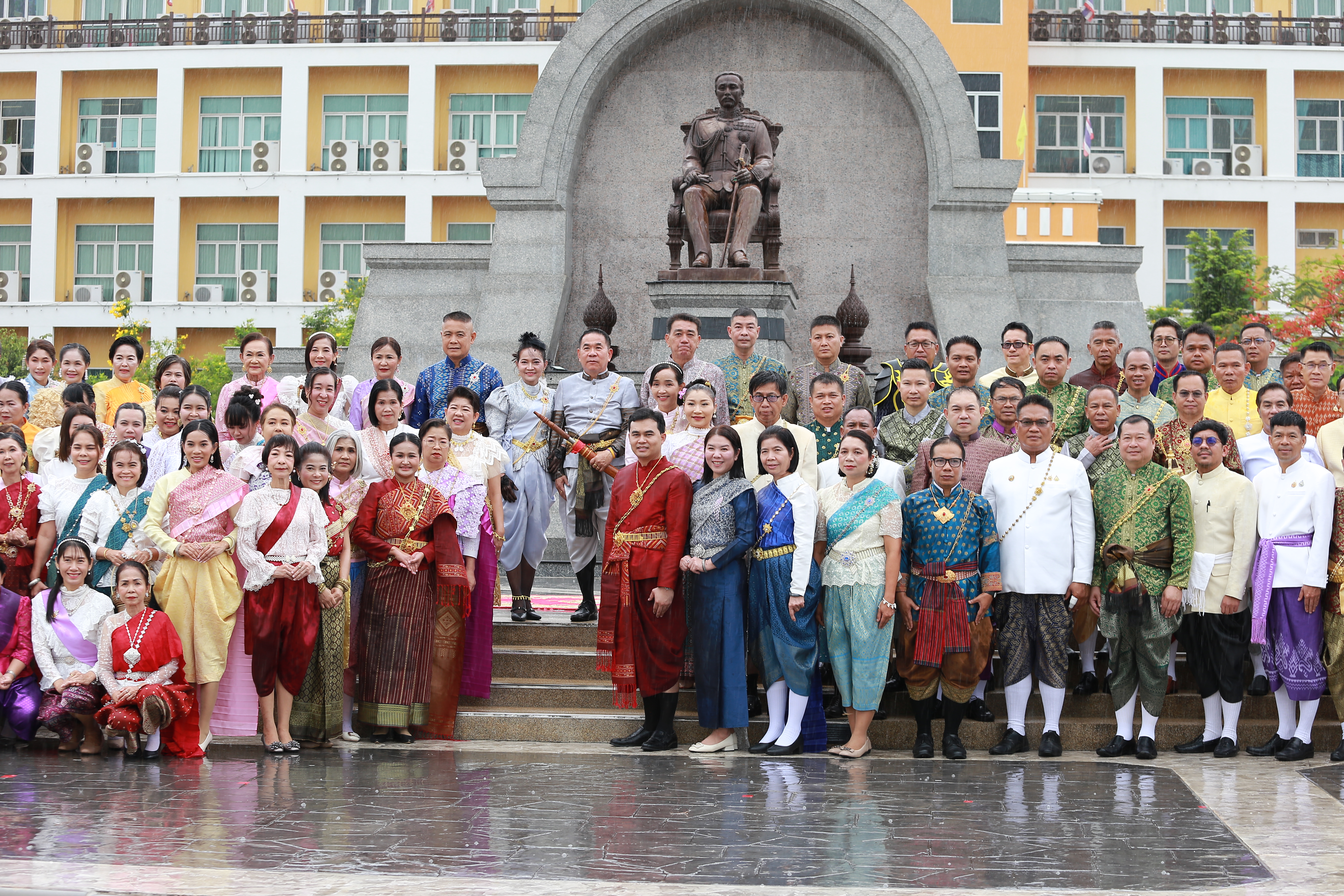 title - ร่ามพิธีถวายบังคมพระบรมราชานุสาวรีย์ พระบาทสมเด็จพระจุลจอมเกล้าเจ้าอยู่หัว (รัชกาลที่ 5) ภายใต้แนวคิด 